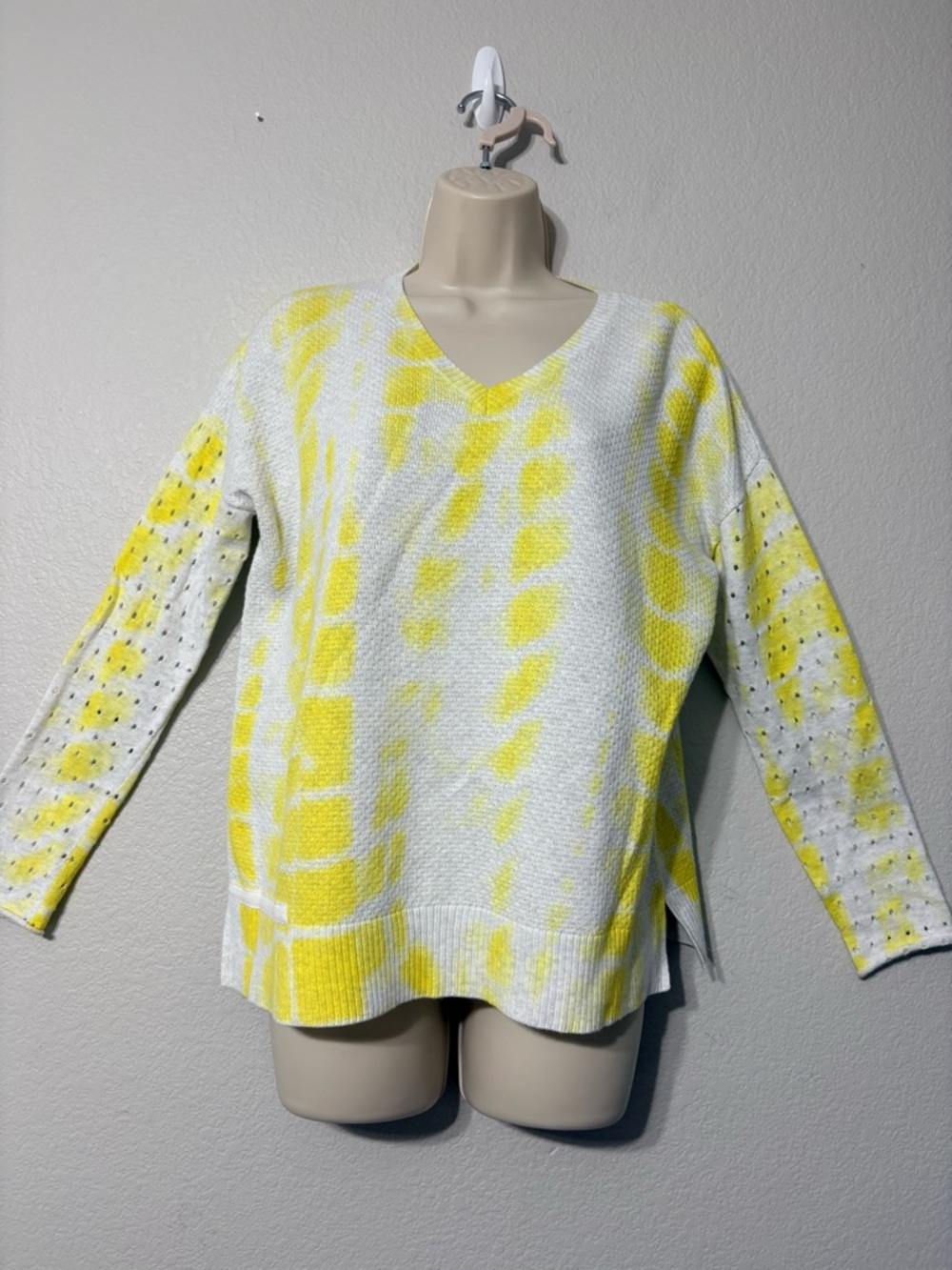 Lisa Todd To Dye For Yellow & Cream Cotton Knit V-Neck Sweater Pointelle Sleeves